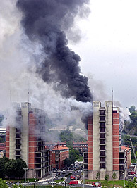 Vista general del edificio de la Hacienda Foral de Guipzcoa en San Sebastin, donde se ha declarado el incendio. (Foto: EFE)