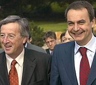 Zapatero y el presidente de turno de la UE, durante una cumbre el pasado mayo. (Foto: EFE)