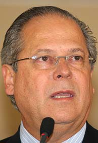 José Dirceu, durante el anuncio de su dimisión al cargo. (Foto: AP)