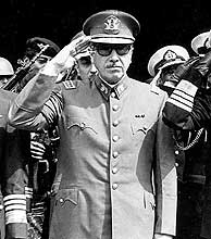 Augusto Pinochet, en 1973. (Foto: AP)