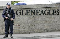 El hotel Gleneagles, donde se reunirá el G-8, blindado por la policía. (Foto: AP)