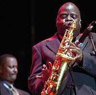 El saxofonista Maceo Parker, durante su actuacin en la 40 edicin del Festival de Jazz de San Sebastin. (Foto: EFE)
