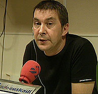 El portavoz de Batasuna, Arnaldo Otegi, en una entrevista para Radio Euskadi. (Foto: EFE)