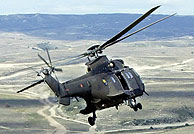 Imagen de un helicóptero Cougar, similar al siniestrado. (Foto: EFE)
