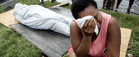 Una mujer llora la prdida de un ser querido. (Foto: AFP)
