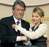 Yushchenko y Timoshenko, en una imagen del pasado abril. (Foto: AP)