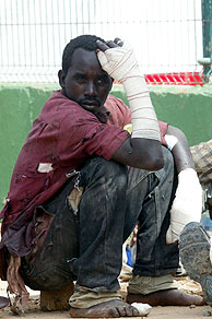 Uno de los inmigrantes que partcip en el asalto de la valla. (Foto: EFE)