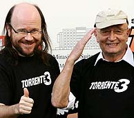 Santiago Segura y Tony Leblanc, durante la presentacin de 'Torrente 3'. (Foto: EFE)