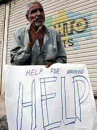 Los pakistanes piden ayuda. (Foto: AP)
