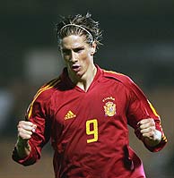 Fernando Torres celebra el sexto gol. (Foto: EFE)