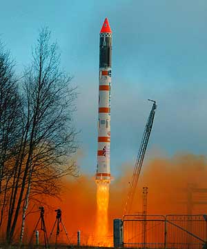 El cohete, despegando en plena estepa rusa. (Foto: ESA)