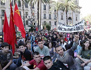 Concentración de estudiantes en el centro de Valencia. (Foto: EFE)