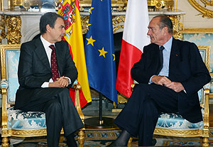 Zapatero y Chirac, durante la reunin en el palacio del Elseo. (Foto: EFE)