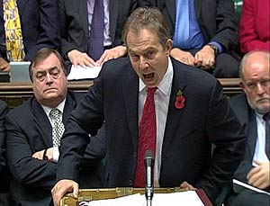 Blair se dirige a los diputados en la Cmara de los Comunes. (Foto: REUTERS)