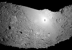 La nave ha fotografiado su propia sombra en el asteroide durante el descenso. (Foto: Reuters)