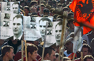 Albaneses protestan en Kosovo contra el TPIY. (Foto: REUTERS)