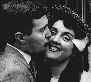 Lasso, el día que contrajo matrimonio con Claude Pagliani, en 1958. (Foto: EFE)