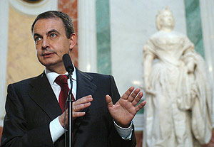 Zapatero, en el Congreso. (Foto: EFE)