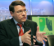 El ministro Jordi Sevilla. (Foto: EFE)