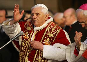 Benedicto XVI durante la misa de la Inmaculada Concepcin en Roma. (Foto: AFP)