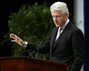 Bill Clinton durante su discurso en Montreal. (Foto: AFP)