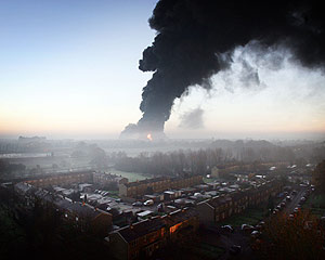 La nube de humo, varias horas despus de la explosin. (Foto: REUTERS)
