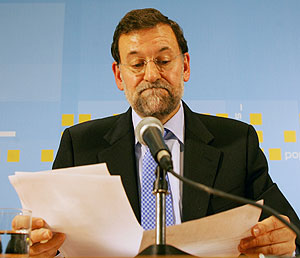 Mariano Rajoy, durante su rueda de prensa en Barcelona. (Foto: REUTERS)