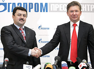 Los presidentes de Gazprom, Alexey Miller, y de Naftogaz, Alexey Ivchenko. (Foto: REUTERS)