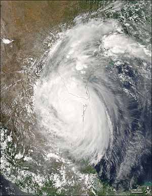 El ojo de la tormenta 'Emily', a su paso por EEUU. (Foto: NASA)