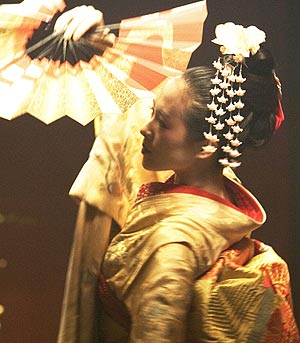 Zhang Ziyi, protagonista de 'Memorias de una geisha', en una escena de la pelcula.