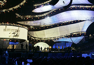 El escenario donde se celebrar la gala, casi listo. (Foto: REUTERS)