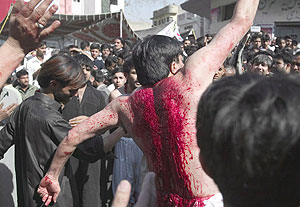 Chies pakistanes celebran la Ashura. (Foto: EFE)
