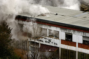 Las instalaciones de la empresa, tras la explosin. (Foto: Carlos Garca)