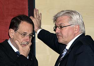 Javier Solana y Frank-Walter Steinmeier, ministro alemn de Exteriores. (Foto: AFP)