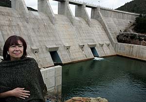 La ministra de Medio Ambiente, en la inauguracin de la presa de Algar, en Valencia. (Foto: EFE)
