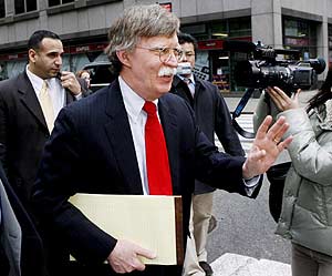 John Bolton, embajador de EEUU en la ONU, llega a una reunión del Consejo de Seguridad. (Foto: EFE)