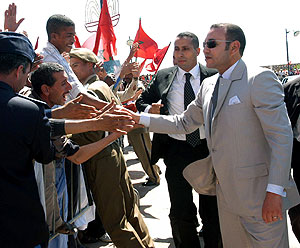 Mohamed VI, a su llegada a El Aain. (Foto: EFE)