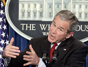 Bush, durante su comparecencia. (Foto: REUTERS)