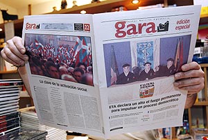 'Gara', en su edicin especial del martes. (Foto: AP)