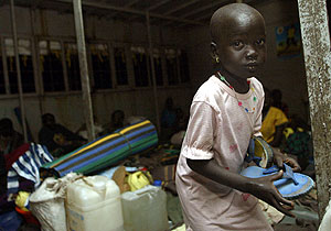 Una de los muchos refugiados sudaneses que esperan volver a casa. (Foto: AFP)