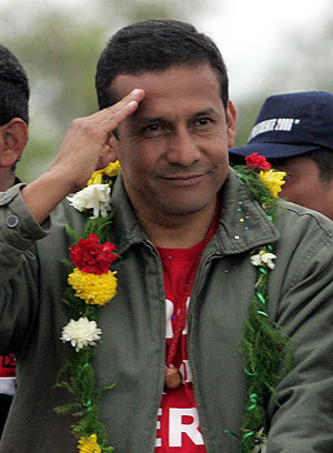 El candidato presidencial Ollanta Humala durante su campaña electoral. (Foto:AP)
