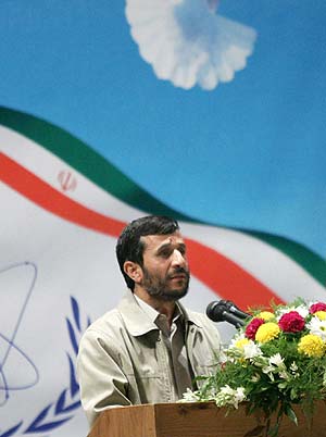 Ahmadineyad, el pasado martes en la ciudad santa de Mashhad. (Foto: AFP)