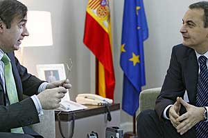 Entrevista de Pedro J. Ramrez a Zapatero, en La Moncloa. (Foto: Jos Aym)
