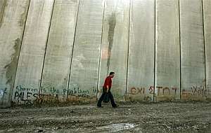 El muro, en el extrarradio de Jerusaln. (Foto: AP)