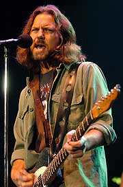 Eddie Vedder, cantante de Pearl Jam. (foto: AP)