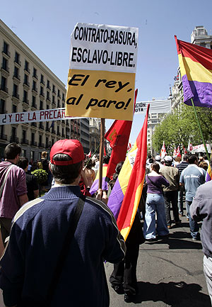 Banderas republicanas en una de las manifestaciones por el Da del Trabajo en Madrid. (Foto: Javi Martinez)