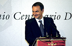 Zapatero en Len. (Foto: EFE)