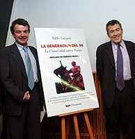 Pablo Lizcano junto a Fernando Snchez Drag durante la presentacin de su libro. (Foto: EFE)