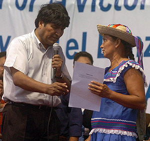 El presidente de Bolivia, Evo Morales, anuncia la revolucin agraria. (Foto: REUTERS)