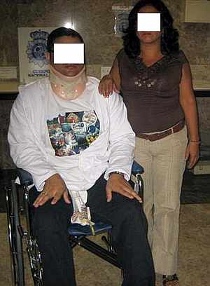 Este venezolano, que viajaba en silla de ruedas, llevana siete kilos de cocana en fajas pegadas al cuerpo. (Foto: EFE)